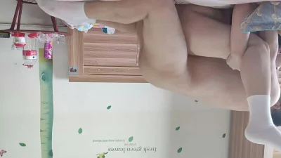 嚎叫的白袜人妻