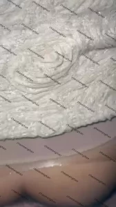 半夜时分与离异少妇在无人的公园野战打炮